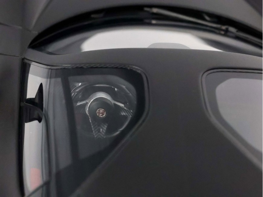 Alfa Romeo 33 Stradale BBR Models 1/18 P18264F Fibre de Carbone Mat avec vitrine