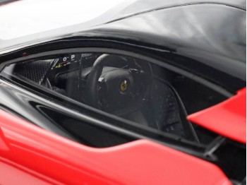 Ferrari F80 BBR Models 1/18 P18253A Rouge de Course 322 avec vitrine
