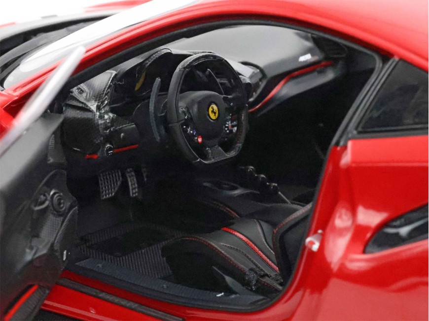 Ferrari 488 Pista die-cast ouvrable BBR Models 1/18 HE180055DIE Rouge Corsa avec vitrine