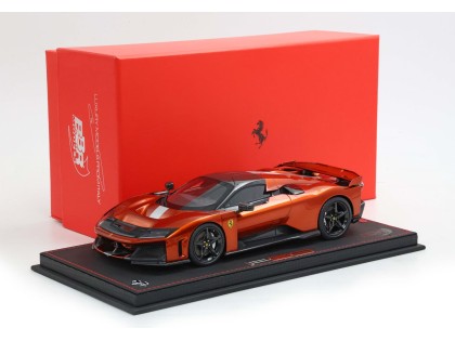 Ferrari F80 BBR Models 1/18 P18253G Cuivre Mica avec vitrine 2