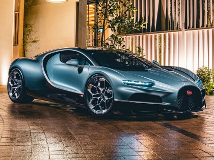 Bugatti Tourbillon MR Collection 1/18 BUG017A Version de Lancement avec vitrine