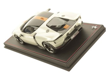 Ferrari 849 Testarossa MR Collection 1/18 FE047B Italia White with display case