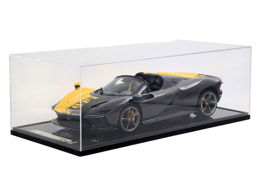 Ferrari Daytona SP3 Spider Tailor Made 599+1 BBR Models 1/12 BBR1217O Jaune de Modène et Fibre de Carbone avec vitrine