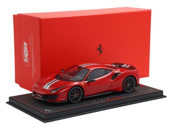 Ferrari 488 Pista BBR Models 1/18 P18145A6 Rouge Corsa avec vitrine