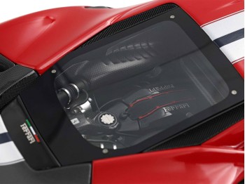 Ferrari 488 Pista BBR Models 1/18 P18145A6 Rouge Corsa avec vitrine