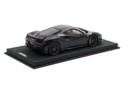 Ferrari 488 Pista BBR Models 1/18 P18145N Verde British con vetrina 2