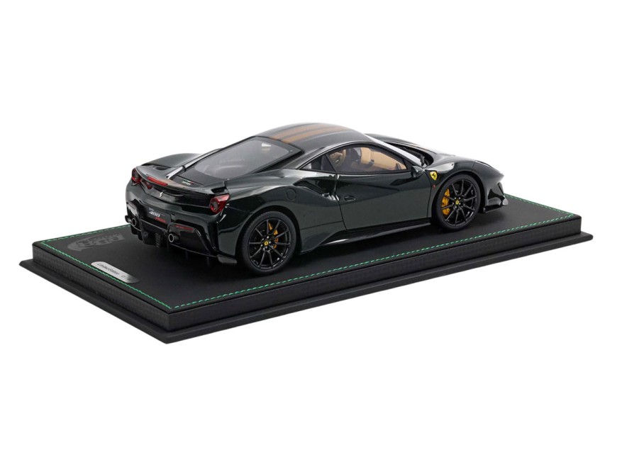 Ferrari 488 Pista BBR Models 1/18 P18145N  Vert Britannique avec vitrine
