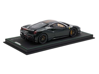 Ferrari 488 Pista BBR Models 1/18 P18145N  Vert Britannique avec vitrine