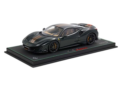 Ferrari 488 Pista BBR Models 1/18 P18145N  Vert Britannique avec vitrine