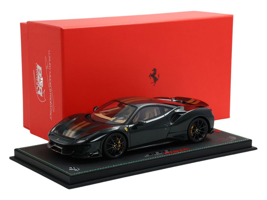 Ferrari 488 Pista BBR Models 1/18 P18145N  Vert Britannique avec vitrine