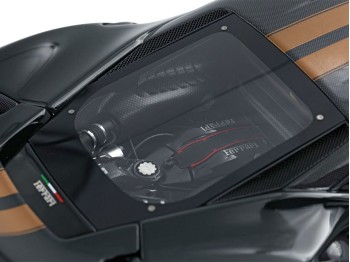 Ferrari 488 Pista BBR Models 1/18 P18145N  Vert Britannique avec vitrine