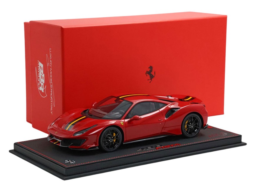 Ferrari 488 Pista BBR Models 1/18 P18145A7 Corsa Red with display case