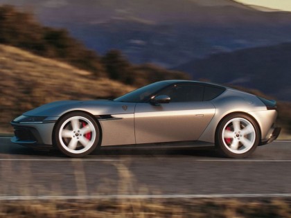 Ferrari 12Cilindri Manuale BBR Models 1/18 P18286B Brushed Aluminum panoramic roof with display case