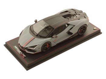 Lamborghini Revuelto NA63 MR Collection 1/18 LAMBO058NA63D Gris Acheso avec vitrine