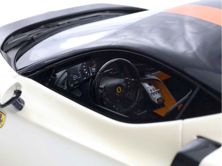 Ferrari 849 Testarossa BBR Models 1/18 P18275C Blanc Italien avec vitrine