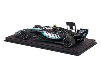Mercedes-AMG F1 W17 GP de Chine Kimi Antonelli Winner die-cast Minichamps-BBR Models 1/18 BBRMIN212 avec vitrine