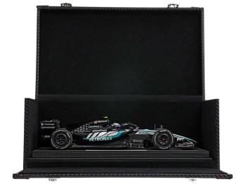 Mercedes-AMG F1 W17 GP du Japon Kimi Antonelli Winner die-cast Minichamps-BBR Models 1/18 BBRMIN43312 avec vitrine