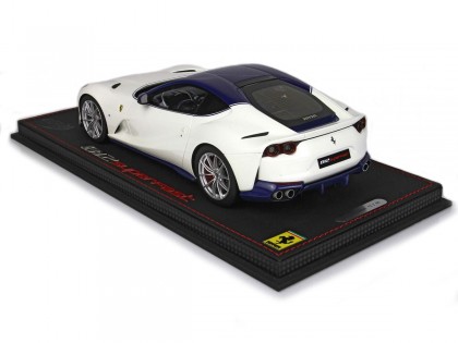 Ferrari 812 Superfast BBR Models 1/18 P18147W Bianco Italia Metallizzato con vetrina 2